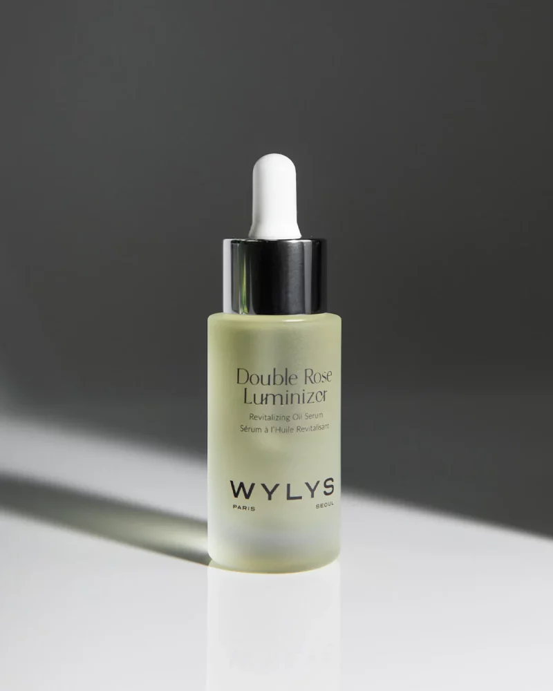 WYLYS Double Rose Luminizer is a vitamin-rich complex of pure rose oil & cold-pressed essential oils that revitalizes dull dehydrated skin. Made in France.