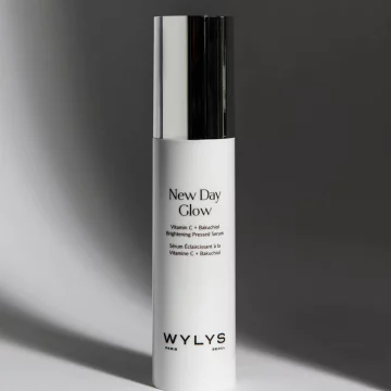 Plant-based Retinol alternative Brightening Serum. Wylys New Day Glow = Vitamin C, bakuchiol + niacinamide for firmer, plumper, smoother-looking skin.