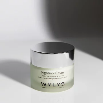 WYLYS Nightinol Cream is a 2% Retinol Overnight Renewing Moisturizer with 3 different types of Vitamin A + algae and ceramides. Made in France.